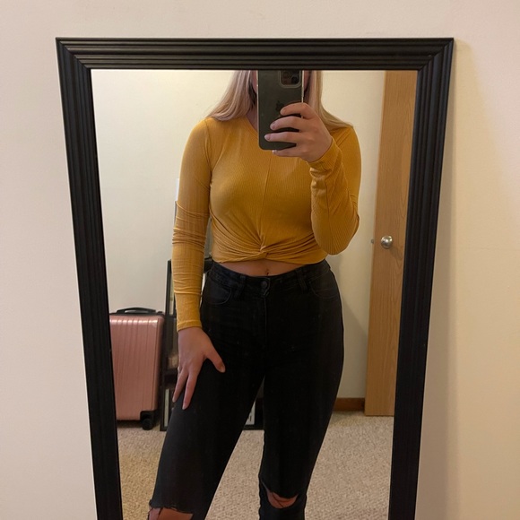 gaze Tops - Gaze cropped long sleeve